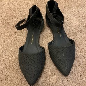 Chinese laundry flat